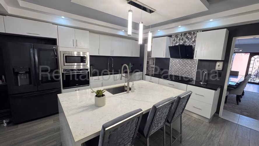 Alquiler de Casa en El Bosque Residencia el Doral KC