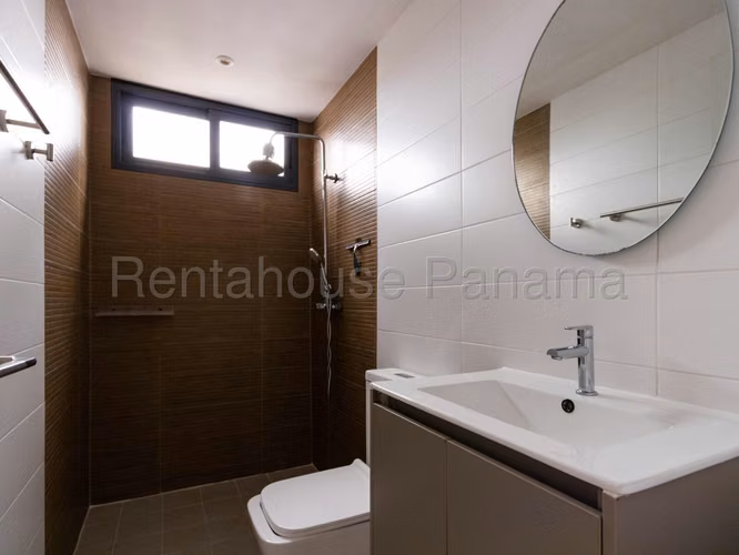 Alquilo Apartamento en El Cangrejo sky swiss OF 26-8613