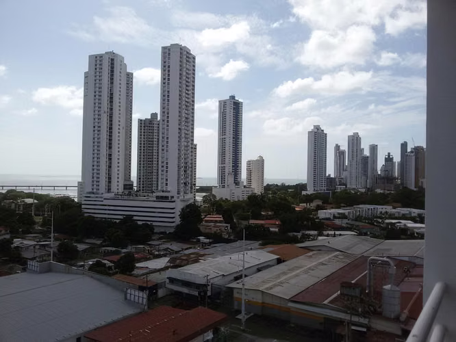 Parque Lefevre apartamento VENTA 2hab. Balcón. Vista de lujo. Aproveche precio!