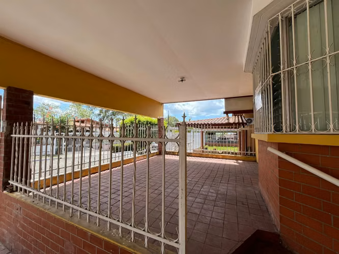 VENTA DE CASA EN VILLA LUCRE - Imagen 2