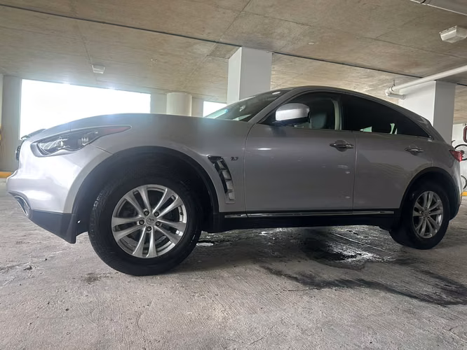 VENTA DE CAMIONETA INFINITI QX70