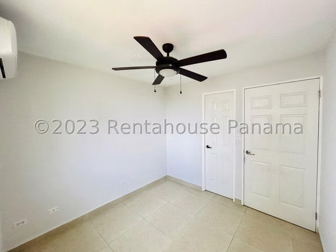 Apartamento en Venta en Torres de Toscana Condado del Rey 24YCG9815
