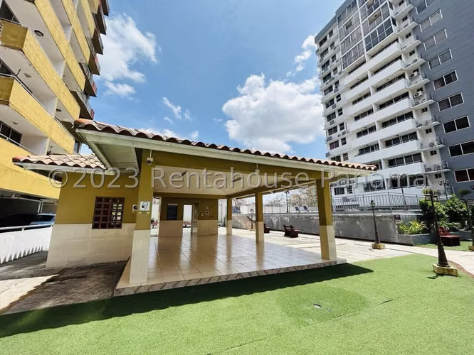 Apartamento en Venta en Torres de Toscana Condado del Rey 24YCG9815