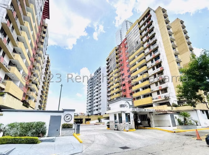 Apartamento en Venta en Torres de Toscana Condado del Rey 24YCG9815