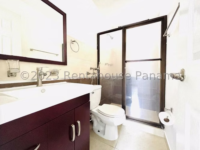 Apartamento en Venta en Torres de Toscana Condado del Rey 24YCG9815