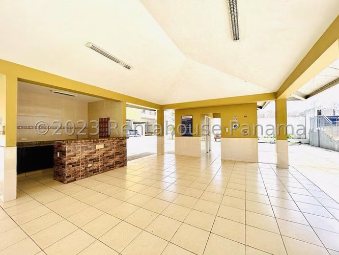 Apartamento en Venta en Torres de Toscana Condado del Rey 24YCG9815
