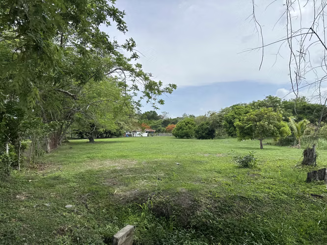 5 Lotes Frente al Lago dentro la garita de Coronado para Venta