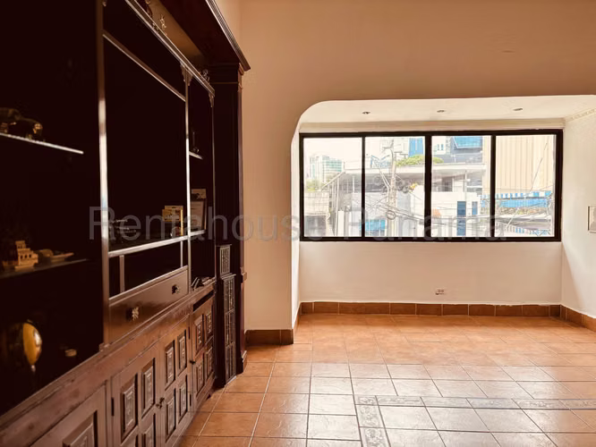 Alquiler de Oficina en La Cresta Casa Comercial Solo Cliente Directo