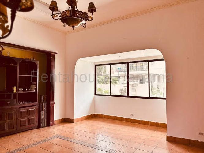 Alquiler de Oficina en La Cresta Casa Comercial Solo Cliente Directo