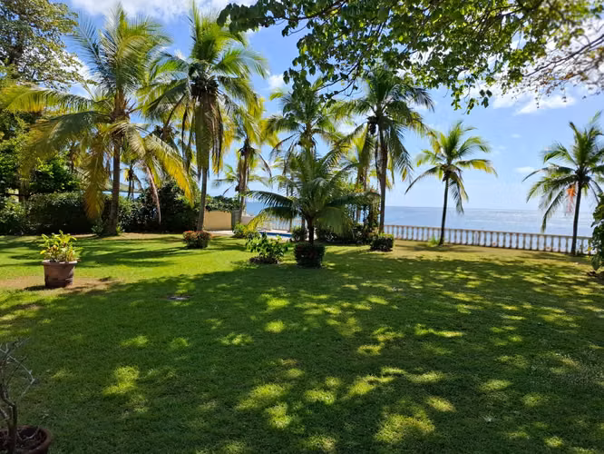 El Palmar, San Carlos - Casa frente a la Playa en Venta