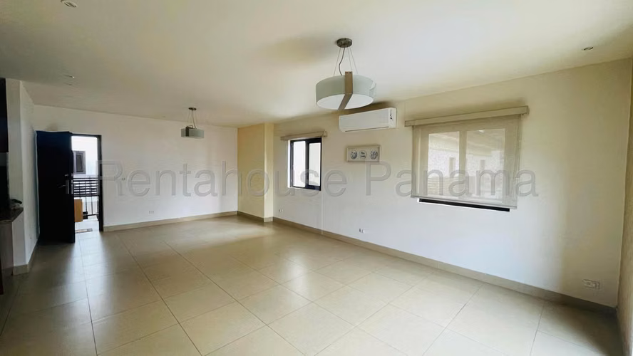 Alquiler de Exclusivo Apartamento en Albrook 26*8433Mfk
