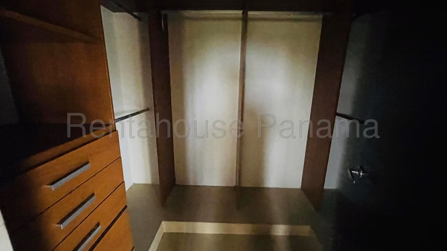 Alquiler de Exclusivo Apartamento en Albrook 26*8433Mfk