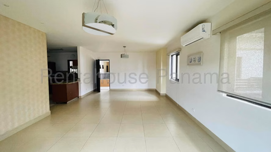 Alquiler de Exclusivo Apartamento en Albrook 26*8433Mfk