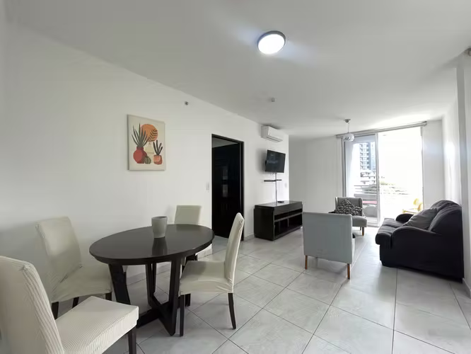 VENTA | Luxor 200, El Cangrejo | 84m² | 2 Rec, 2 Baños, Balcón | Amoblado | 1 Parking | $180,000