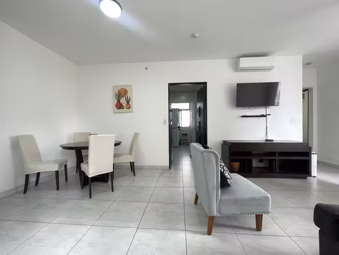 VENTA | Luxor 200, El Cangrejo | 84m² | 2 Rec, 2 Baños, Balcón | Amoblado | 1 Parking | $180,000