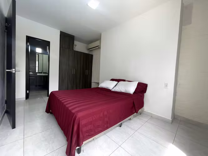 VENTA | Luxor 200, El Cangrejo | 84m² | 2 Rec, 2 Baños, Balcón | Amoblado | 1 Parking | $180,000