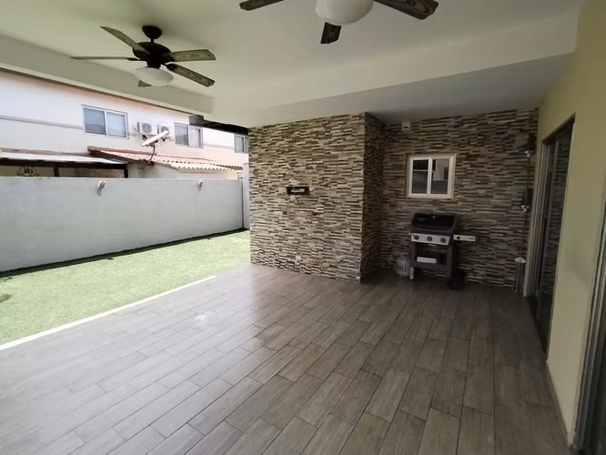 VENDO CASA EN PANAMA PACIFICO