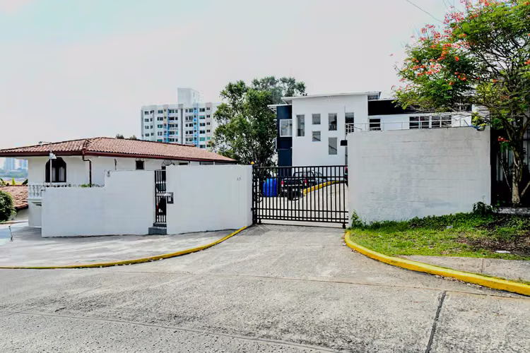 Commercial Building Rental in Urbanización Los Angeles