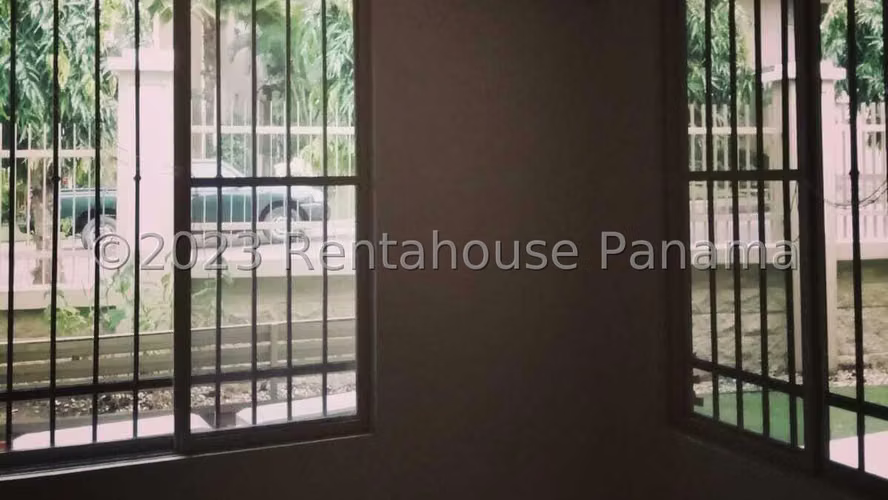 Venta de Hermosa y Acogedora Casa en Clayton 23*11126Mfk