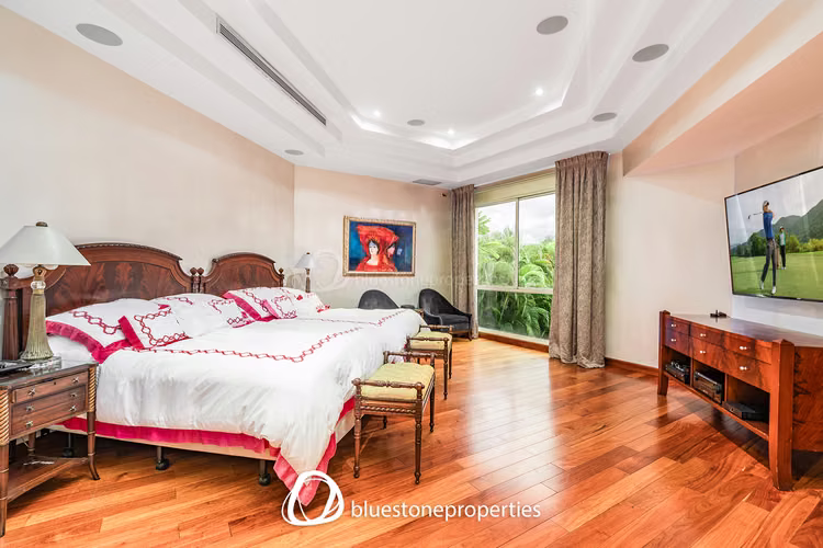 Altos del Golf – Patio y Piscina – 909mts2 – 1,600,000