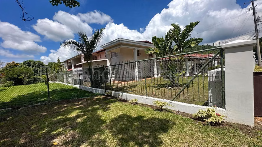 ALQUILER DE CASA CLAYTON GM