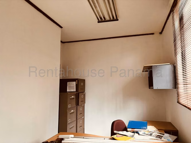 ALQUILER DE OFICINA EN CASA COMERCIAL LA CRESTA HQ
