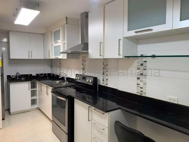 Casa en Venta en Condado del Rey Dorado Lake 26YCG7173