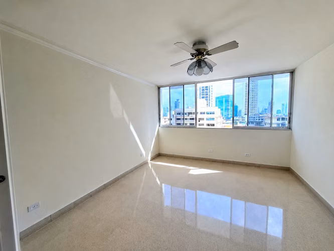 Venta de Apartamento en Obarrio, PH Las Veraneras, 140m2