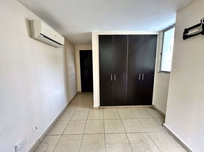 Apartamento En Venta En Bella Vista | La Cresta | Via España | US$135000