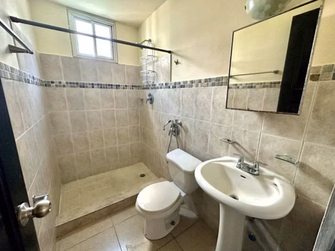 Apartamento En Venta En Bella Vista | La Cresta | Via España | US$135000
