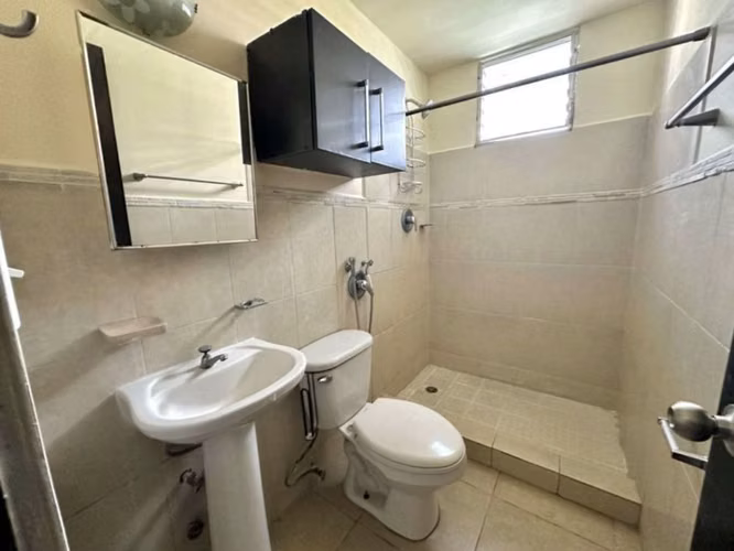 Apartamento En Venta En Bella Vista | La Cresta | Via España | US$135000