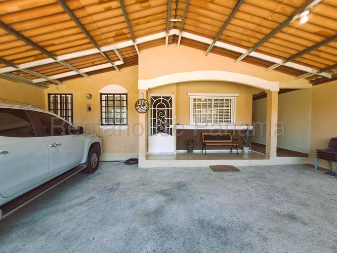 Se Vende Casa en Cerro Azul YDU