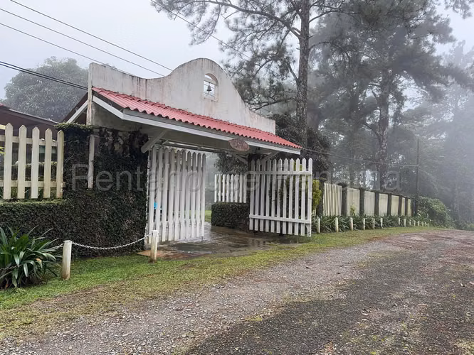 Se Vende Casa en Cerro Azul YDU