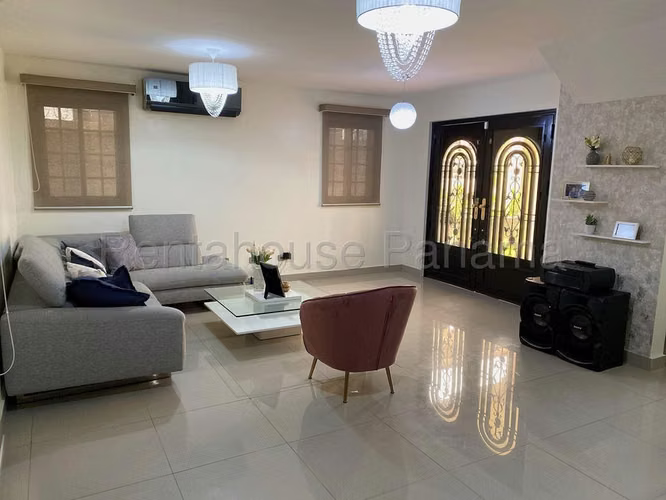 Alquilo Casa Amoblada en Costa Verde. ABS
