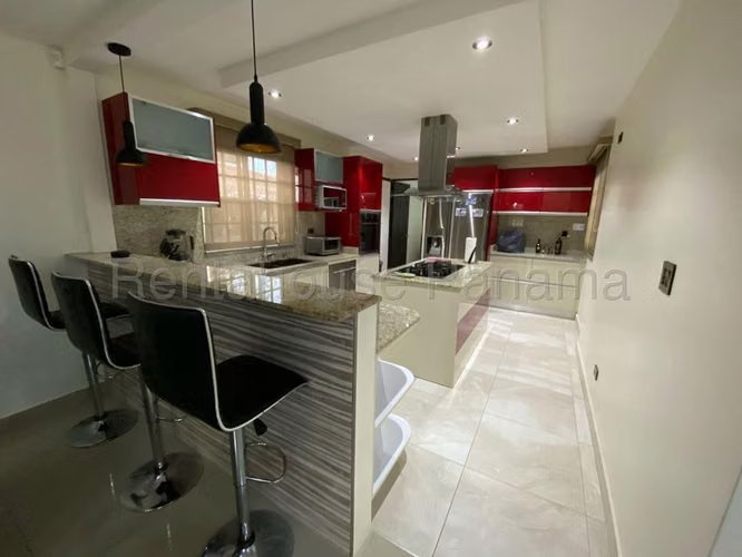 Alquilo Casa Amoblada en Costa Verde. ABS