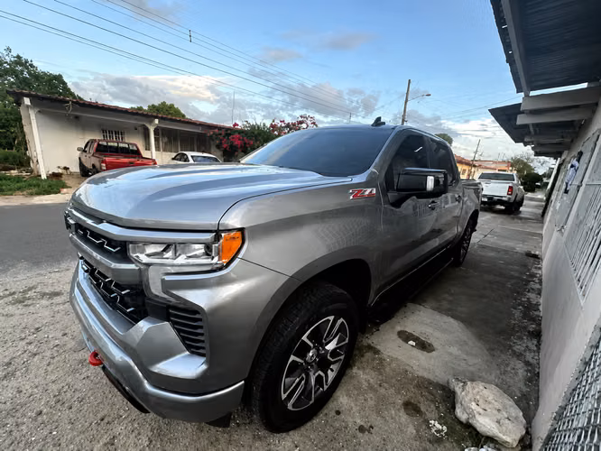Chevrolet Silverado 2025 IMPECABLE
