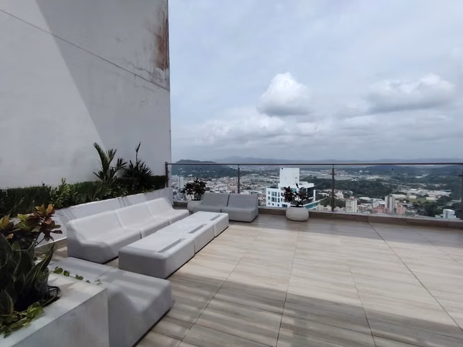 Lujoso Apartamento Frente al Mar | Bella Vista | Piso Alto - Imagen 7
