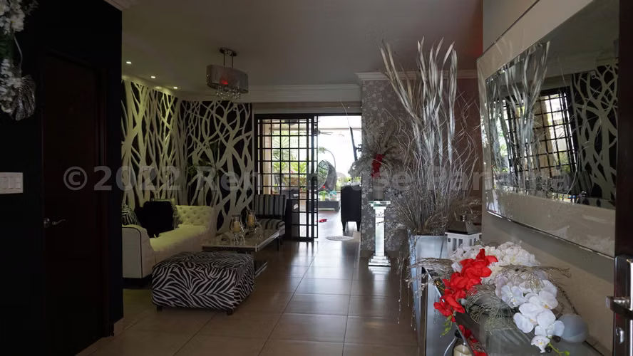 Casa en Venta en Brisas del Golf AFC 25-596