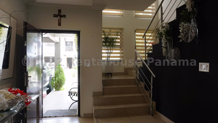 Casa en Venta en Brisas del Golf AFC 25-596