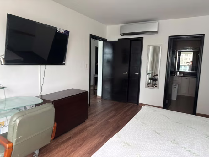 Apartamento Full Amoblado en Avenida Balboa  1 Hab 1 1/2 baños