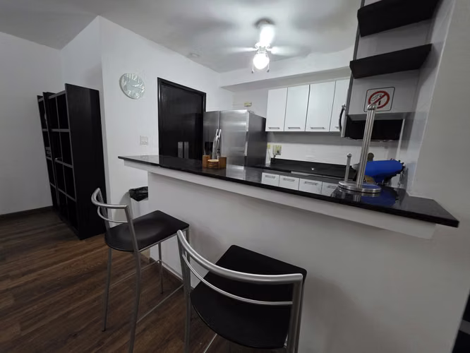 Apartamento Full Amoblado en Avenida Balboa  1 Hab 1 1/2 baños