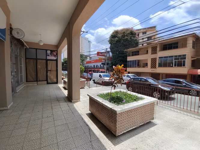 Local Planta Baja en El Cangrejo | Alto Tráfico y Excelente Ubicación