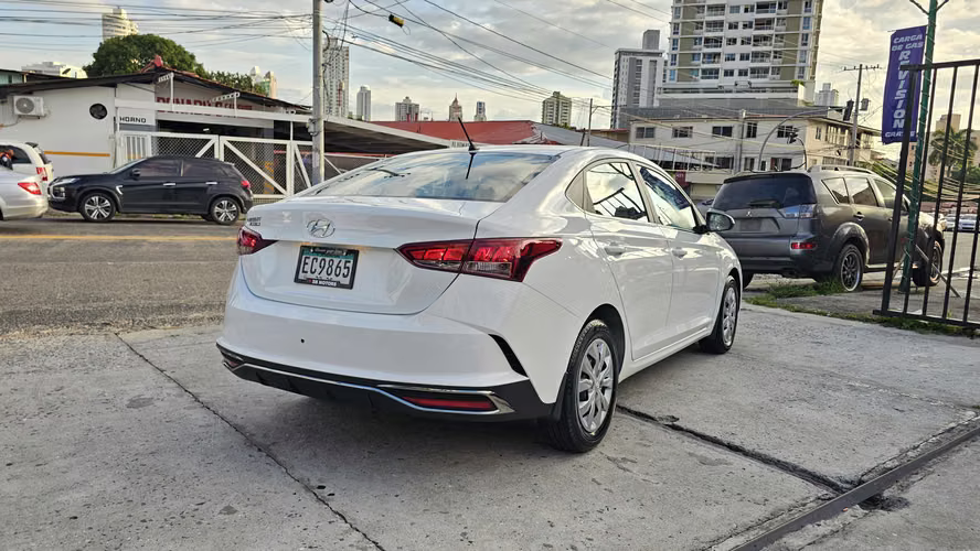 HYUNDA ACCENT, AÑO 2022