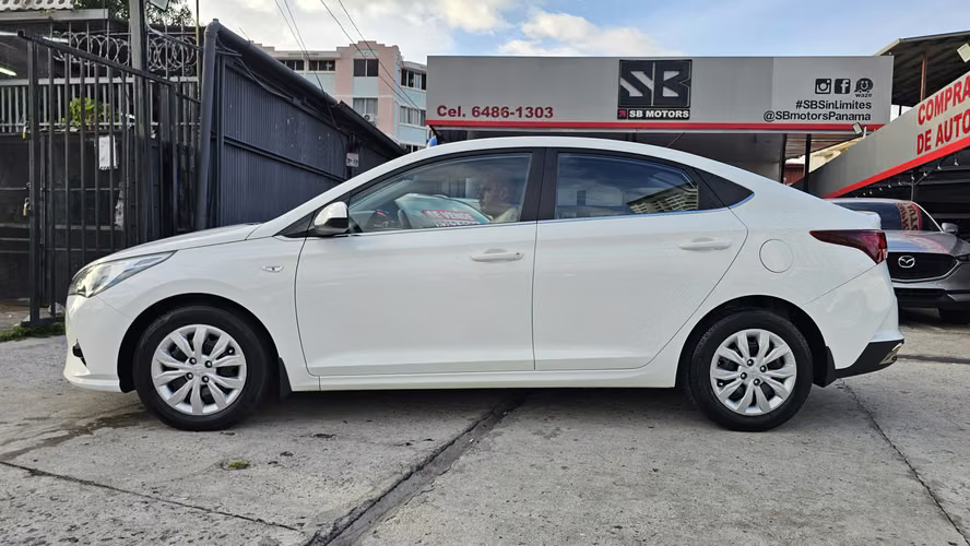 HYUNDA ACCENT, AÑO 2022