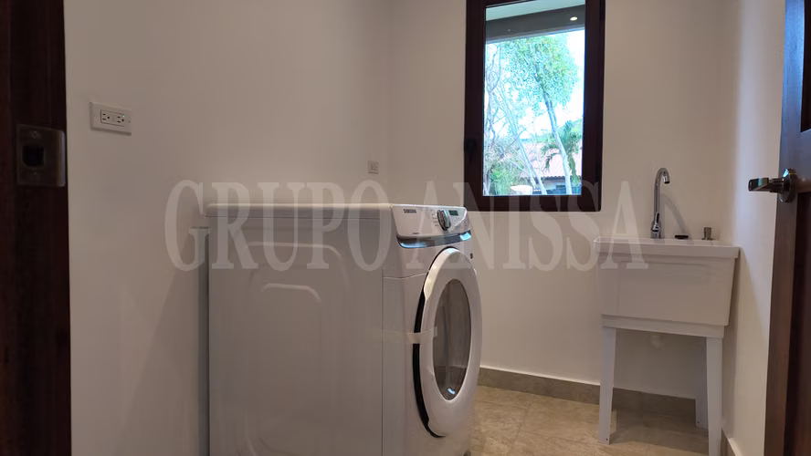 Se Vende Casa con Impresionantes vistas en Altos del Maria