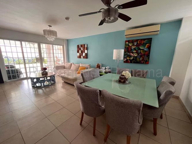 Se Vende Casa en Brisas Del Golf MDV26-8626