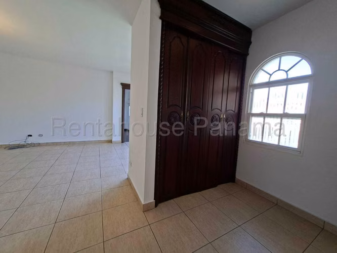 Venta de Casa en Costa del Este Costa Dorada ANL
