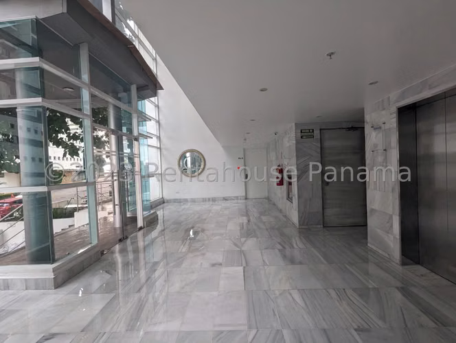 Venta de Apartamento en Edison Park Ph Elmare 600 CCO