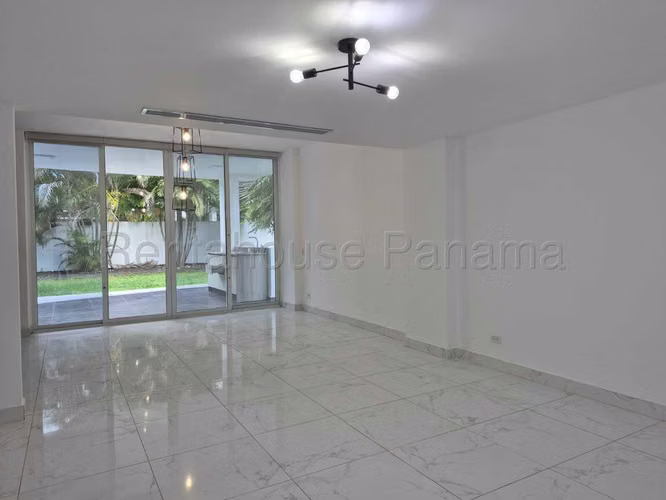 Venta de Casa en Costa Sur Costa Esmeralda 496 Mts PD - Imagen 2