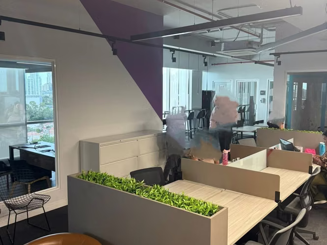 OFICINA AMOBLADA en SANTA MARIA - EQUIPADA - 580 M² - Imagen 2